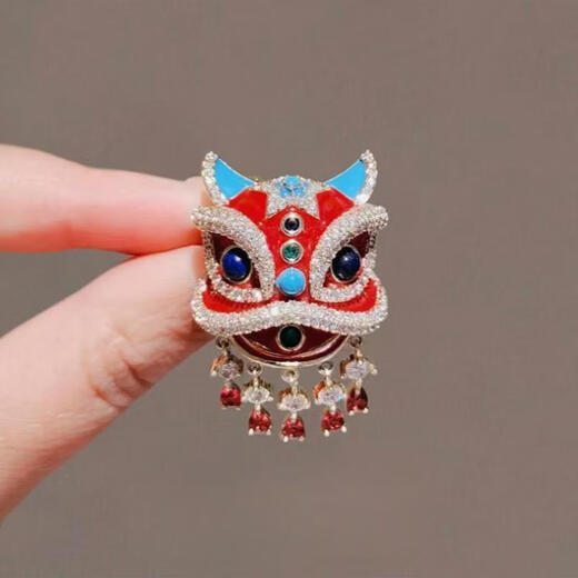 Mr. Ouyang Chinese style national fashion lion awakening brooch niche New Year suit sweater accessories gift multi-functional coat pin corsage gold A21-109