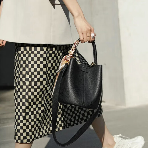 
CARISAKA cowhide bucket bag genuine leather mother and child bag women's bag light luxury large capacity high-end single-shoulder crossbody bag handbag black-ck women's bag 026-gift bag 2 shoulder straps