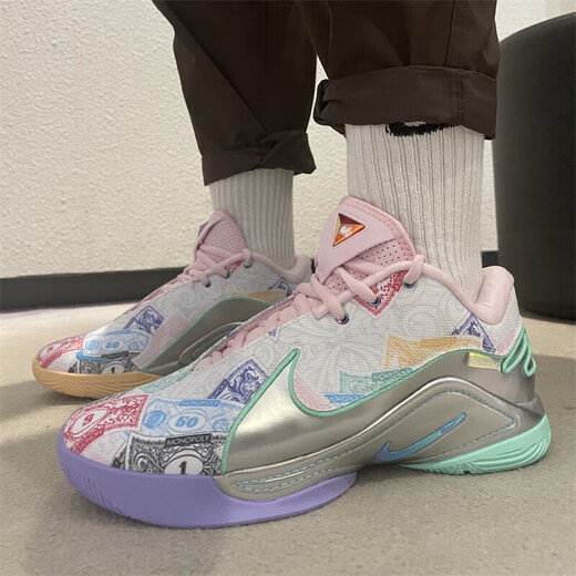 耐克（Nike）男鞋夏季新款LEBRON 22詹姆斯22实战篮球鞋抗扭防滑缓震运动鞋 FZ1098-100 LBJ22 詹姆斯 41