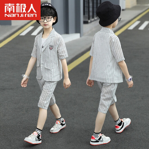 G.Duckkids Jungen Sommeranzug Kinderanzug Dreiköpfig Set 2022 Sommerstil Little Boy Blumenkleid Kinderkleid lose und lässig 01 Anzug grau qkcaiig Größe 120 Größe Empfohlener Höhe ca. 105-115 cm 6-7 Jahre alt