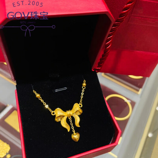Fat Donglai same style love bow gold necklace female 18K gold plated fugitive princess butterfly clavicle chain yellow bow necklace chain set