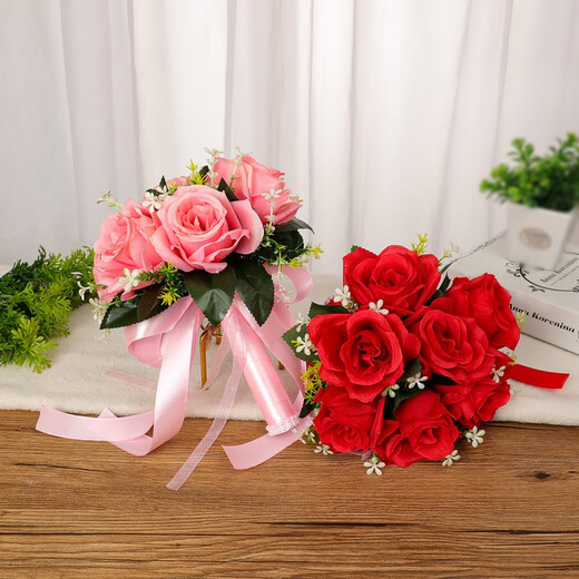 La main de Ren Shanxiang tenant des fleurs, la main de la mariée tenant des fleurs, le bouquet de simulation de mariage, obtenez un certificat et prenez des photos, des accessoires, du bouquet d'hortensia de mariage, des fleurs en tenant à la main, un sac cadeau rouge 1 pièce 1 pièce