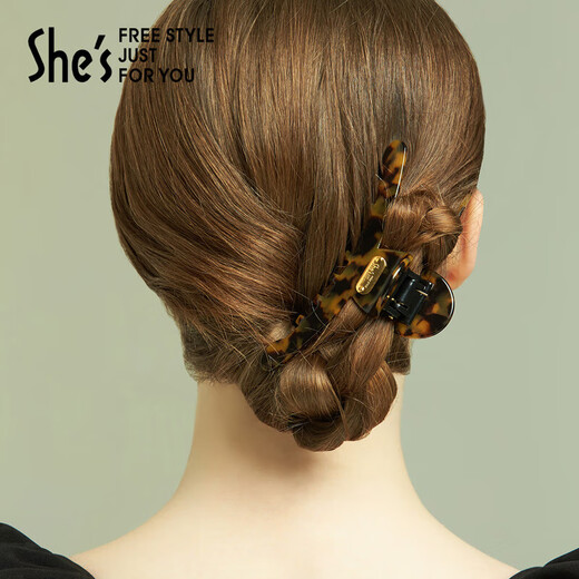 She s Qianzi's light and simple retro acetate plate gripping clip for the back of the head, a shark clip for hair, a birthday gift for my girlfriend