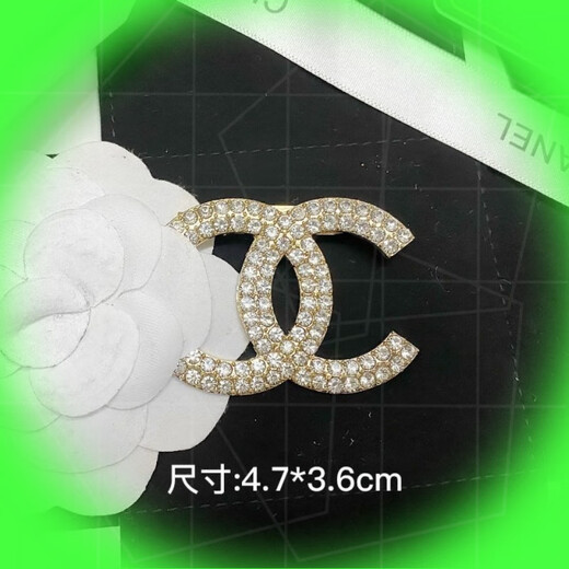 Fat Donglai same style double C brooch 2024 new handmade small fragrant style pearl rhinestone feminine temperament corsage coat west B85 silver