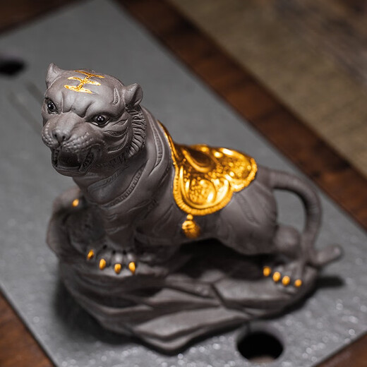 Mingke Tea Pet Ornaments Boutique Can Raise Purple Clay Tea Play Tiger Lucky Tea Set Handmade Tea Tray Accessories Living Room Home Furnishings Gold Painted Tea Pet Tiger