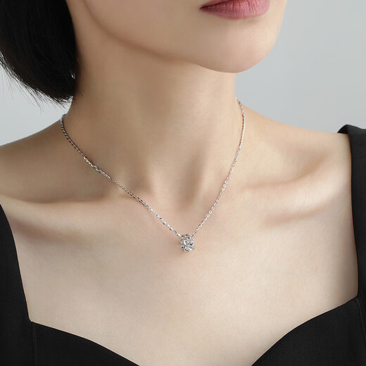 Ming brand jewelry platinum Pt950 Qimeng peach blossom pendant BFC0094 platinum pendant about 1.94 grams