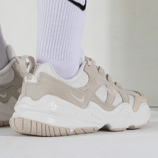 耐克（Nike）官网官方女鞋 新款潮流复古运动鞋低帮耐磨透气休闲鞋健步跑步鞋 DR9761-002 36.5
