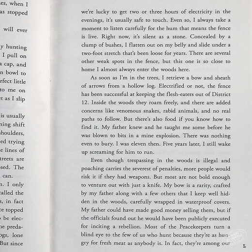 饥饿游戏1 英文原版小说 The Hunger Games Trilogy 电影原著正版小说书籍 燃烧的女孩 嘲笑鸟 科幻小说