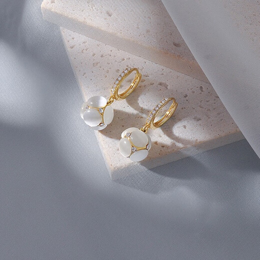 Idel Light Luxury Synthetic Cat's Eye Earrings 2025 New Trendy Niche Design Exquisite Earrings High-end Ear Jewelry for Women Baroque Earrings E0292