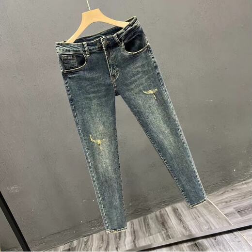 Fini Dongjue helle neun-Punkte-Jeans-Männer schlanke elastische kleine Füße Hosen koreanischer Stil Mode Bettar Ripped Thin Style 9759 28