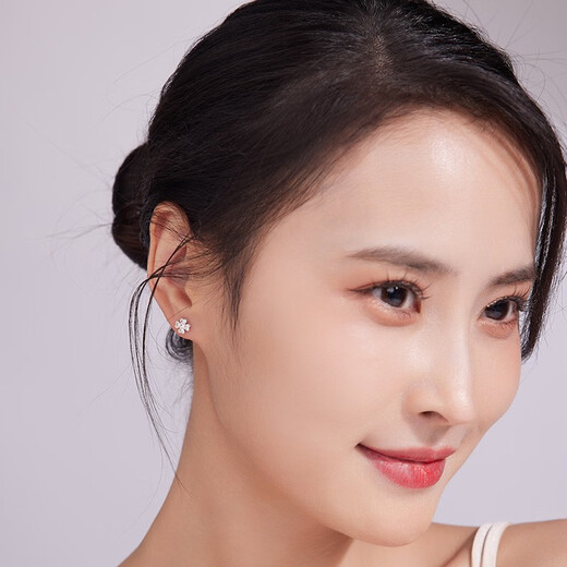 Liuguifu Jewelry Platinum Earrings Women's PT950 Earrings Heart Lucky Flower Sparkling Earrings Birthday Gift 1.95g