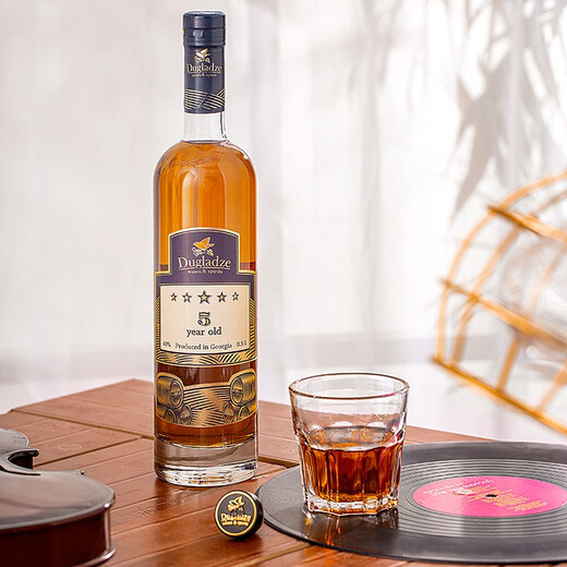 
Dugladze five-star brandy 5-year-old original bottle imported wine [Georgia National Tavern] 500mL 1 bottle