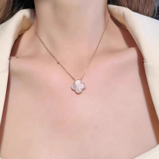 Fat Donglai's same style 18K color gold four-leaf clover necklace for girls 18K rose gold Au750 color gold light luxury clavicle rose gold four-leaf clover red necklace