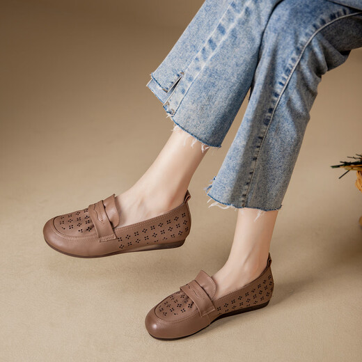 康丽鸟真皮软底妈妈鞋单鞋中老舒适不累脚皮鞋中老年轻便防滑女鞋春秋款 677洞洞款 豆沙色 妈妈舒适好鞋 37