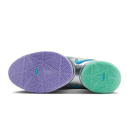 Nike (Nike) LeBron22 LeBron James Chaussures de basket-ball à bas niveau de la pratique des hommes FZ1098-100 44