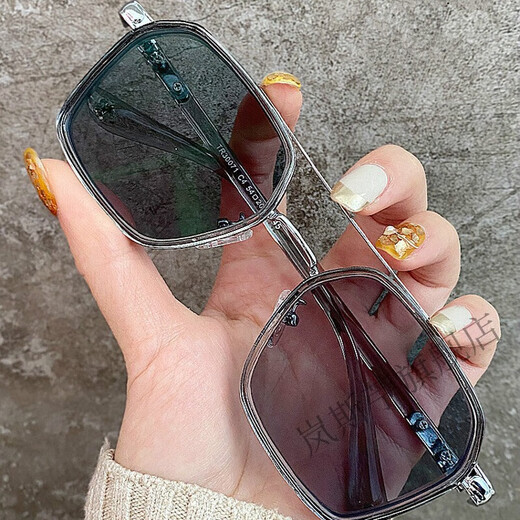 Lansi Rami anti-blue light radiation glasses for men, trendy color-changing eye frames for Internet celebrities, myopia eye frames for women, the same style as trendy handsome Chen Weiting, transparent gray silver frame-anti-blue light personalized beam, equipped with 1.7 extra thin aspherical lenses (recommended 0-1000 degrees)