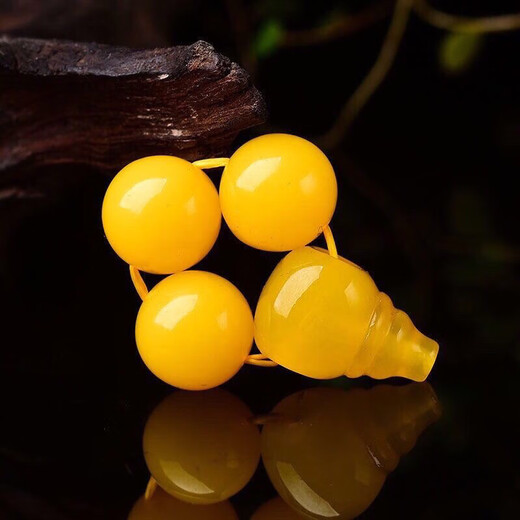 Sanskrit-made natural beeswax set, top bead, waist bead, barrel bead, three-way star and moon Bodhi Vajra cultural toy accessories, four-piece set of Buddha head, 16 round beads, 18 three-way set