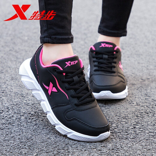 Chaussures féminines XPEP, chaussures de sport, chaussures de course pour femmes, 2025 Spring and Summer New Leator Surface légère et polyvalente plus de chaussures décontractées en velours, chaussures de voyage, Black Rose Red-9733 39