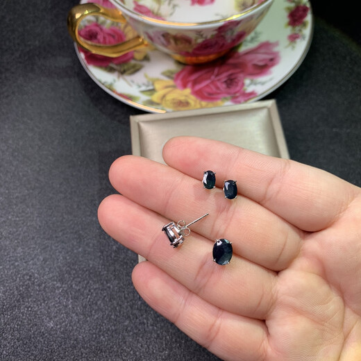 Nanzhi mining area direct sales natural sapphire earrings four-claw earrings 925 silver gold-plated inlaid 4*66*8MM simple 4*6
