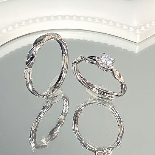 
Shining Galaxy Chinese Valentine's Day couple ring ins high-end live-action pair a pair of niche high-end design best friend ring gift Shining Galaxy Ring [women's style]