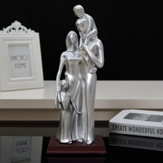He Jiagong's family of three ornaments for the 10th anniversary wedding anniversary gift for his wife, husband, boyfriend and girlfriend home decoration 15934 jade color + pregnancy + boy + lettering provided