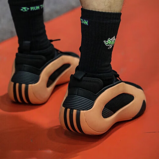 阿迪达斯篮球鞋男鞋 夏季Harden哈登代实战训练缓震耐磨低帮运动休闲球鞋 IE2694/黑橙色/哈登8代 42.5 (265mm)