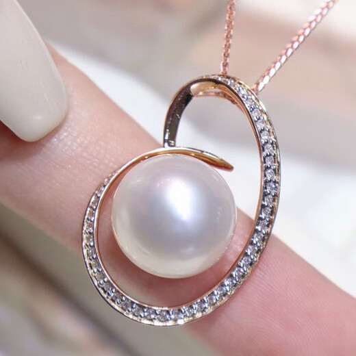 Tiansiao white pearl pendant necklace 18K gold with diamonds fashionable temperament clavicle chain for birthday gift 12-13mm