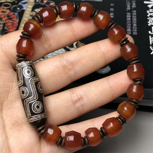 Guran Jewelry Selection Daily Leaks Tibetan cinnabar nine-eye dzi beads inlaid with silver wire and old agate ancient beads hand-strung
