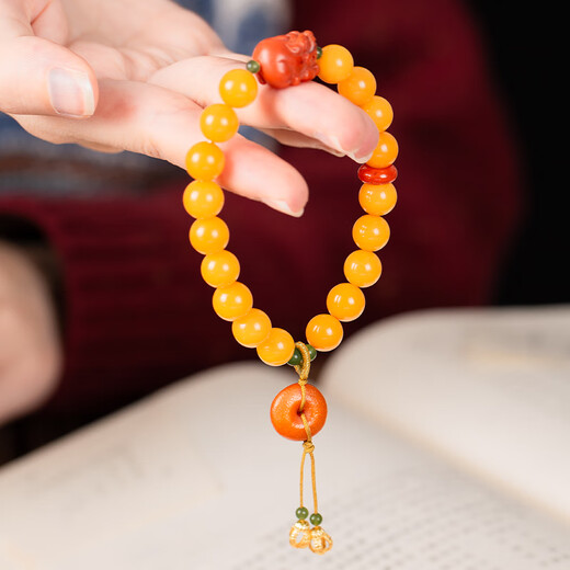 Qingcheng Mountain Pixiu Lucky South Red Bracelet Amber Old Beeswax Chicken Oil Yellow Bracelet Safety Buckle Auspicious Ruyi Birthday Gift Beeswax Pixiu South Red Bracelet + Expired