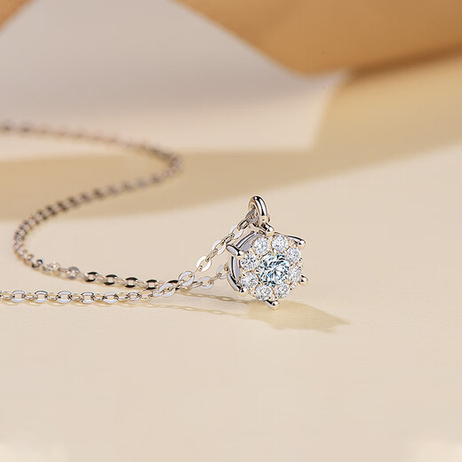 Leysen1855 18K gold necklace for women, clavicle chain, diamond pendant, flowery New Year gift for girlfriend, necklace