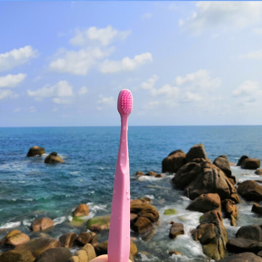 Heechul Tsinghua small head 45 degree toothbrush sharpened wire Korean two-color heterogeneous wire carbon wire Pasteur brushing men and women travel children primrose yellow 1