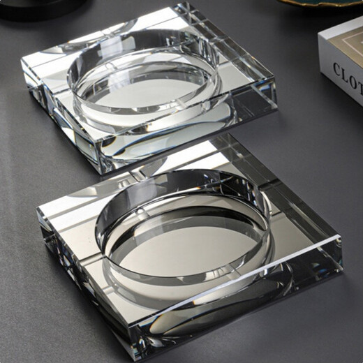 Montrachet ashtray creative personality large office crystal glass light luxury living room home simple ashtray personalized custom gift 10 cm square transparent (extra small size, please be careful)