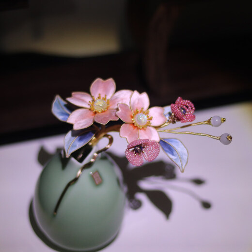 Lingchuan velvet flower hairpin handmade intangible velvet flower finished product high-end jewelry Chinese style retro temperament ancient style hair accessories green leaves sprinkled with golden velvet flowers