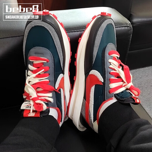 Nike (NIKE) [Strictly selected good products] Nike Sacai X Nike LDV WAFFLE Three-party joint shoes sports running shoes black, blue and red deconstructed DJ4877-300 35.5