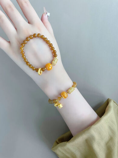 Xuanyong beeswax bracelet for men and women, caramel retro color, peace buckle, lily of the valley flower pendant, niche, peace and joy, advanced whitening, lily of the valley flower 50g, beeswax bracelet