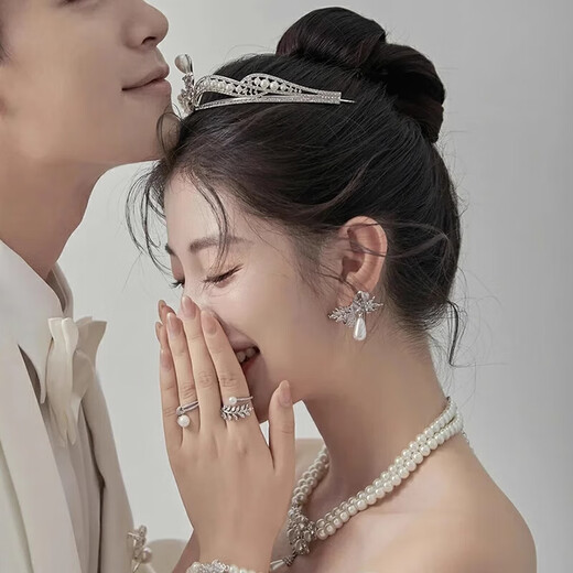 Wedding necklace new Korean style simple pearl crown bridal tiara tiara wedding birthday night model necklace + earrings