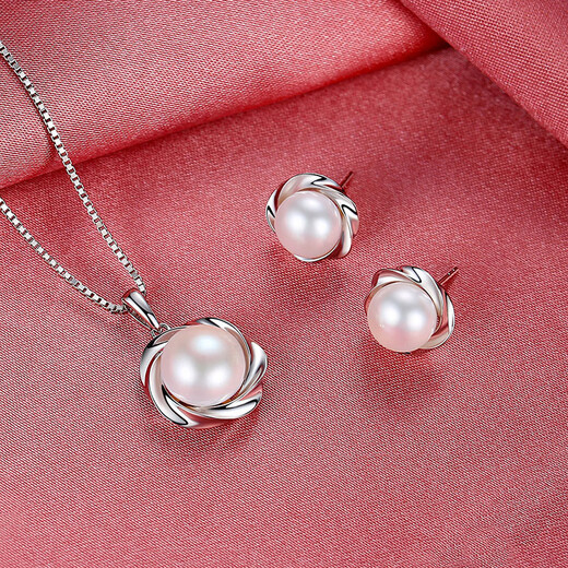 Leerout brand pearl earrings, light luxury high-end silver earrings, birthday gift for girlfriend, plum blossom pearl earrings - gold and white