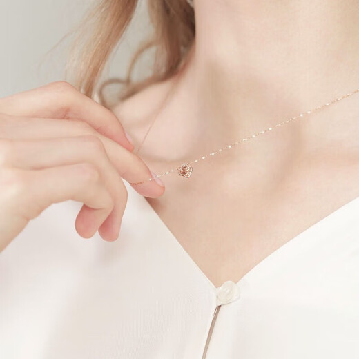 Chow Sang Sang Wing series lucky four-leaf clover rose gold women's K gold clavicle necklace 91870N47 cm