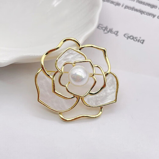 QUAMER Luxurious and atmospheric small fragrance style high-end rose exquisite women's brooch fixed clothes rose