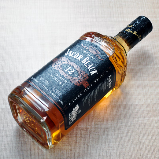 Jaca Black Whisky Wine 700 мл 40-градусного духа Qingdao Whiskey Bastain Base Base Mix