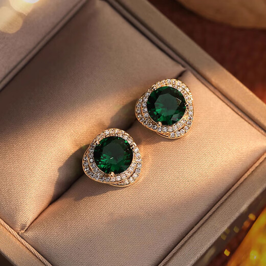 Idel's design-sounding earrings, feminine, Korean personality niche earrings, 2025 new trendy Internet celebrity winter style, versatile earrings, temperament goddess style E3360