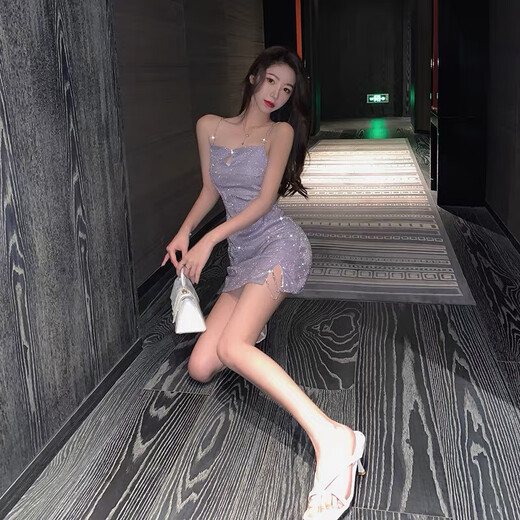 Yi Jingxuan (YIJINGXUAN) Internet celebrity small birthday party disco suspender sexy dress celebrity temperament shiny dress nightclub main picture L 105-115Jin [Jin equals 0.5 kg]