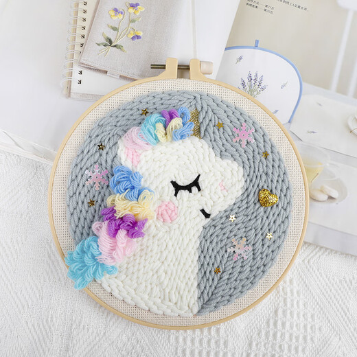 
Children's handmade DIY yarn poke embroidery material bag Russian embroidery poke embroidery school handmade lesson self-embroidery gift Little Red Riding Hood + adjustable poke needle ++ wooden stand