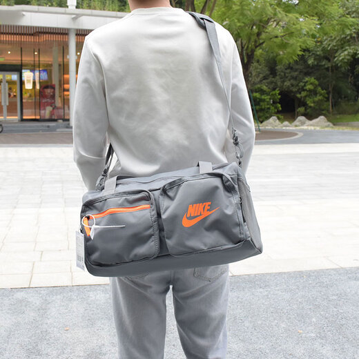 Nike (Nike) Sac à bandoulière Sac pour hommes sac féminin 2025 Nouveau sac de fitness à grande capacité Sac à main sac à main sac de sport décontracté BA6169-084 Env. 47 * 22 * ​​24cm ns