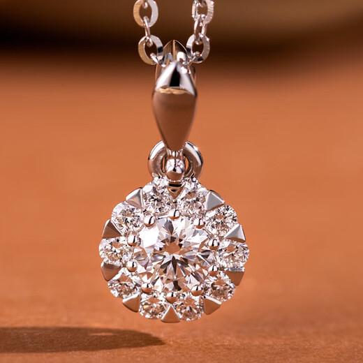 VR I Rui Ai sparkling round diamond pendant necklace surrounded by 1 carat effect, cultivated real diamonds, super beautiful and super flash gift to girlfriend, white 18K gold pendant (with silver chain) in stock, main diamond 25 points