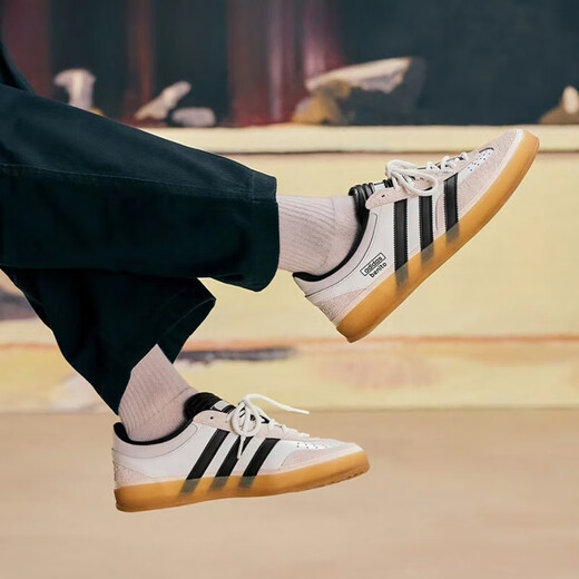 Adidas (adidas) Chinese Valentine's Day Gift Gazelle Bad Bunny bad pixie rabbit joint branded German training sports casual shoes men and women IF9735 blue IF9734 37