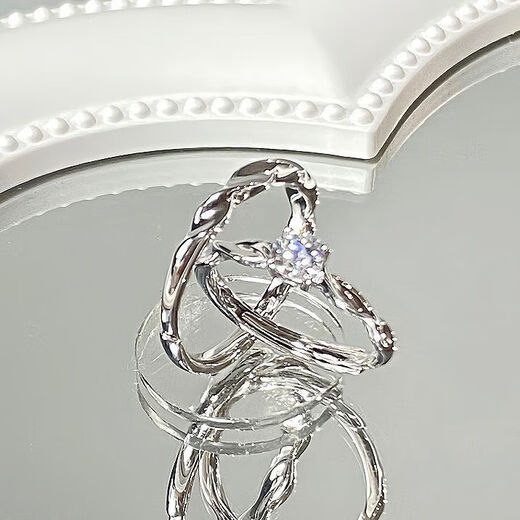 
Shining Galaxy Chinese Valentine's Day couple ring ins high-end live-action pair a pair of niche high-end design best friend ring gift Shining Galaxy Ring [women's style]