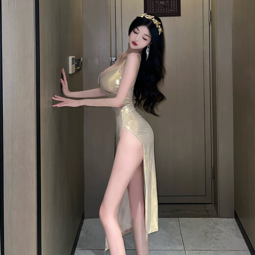 Qingzhong Qiao Club nocturno Pure Desire y Temperamento brillante sin espalda Slit Slit Long Hip Falda Nightlub Girl Slim Vestido para mujeres Golden L