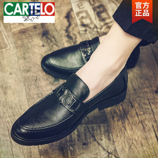卡帝乐鳄鱼（CARTELO）春季新款懒人一脚蹬豆豆鞋男士商务复古休闲皮鞋夜店发型师潮鞋子 华伦-6996黑色 43