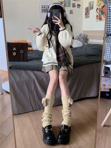 Huanwu Autumn and Winter Sweet Girl Cute Plush Bear Knitted Socks Cover Twist Pile Socks Y2K Hot Girl Leg Cover A10 Bear Style-White 1 Pair One Size